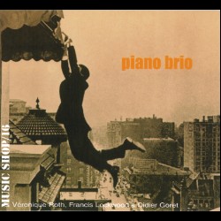 Piano Brio EM5216
